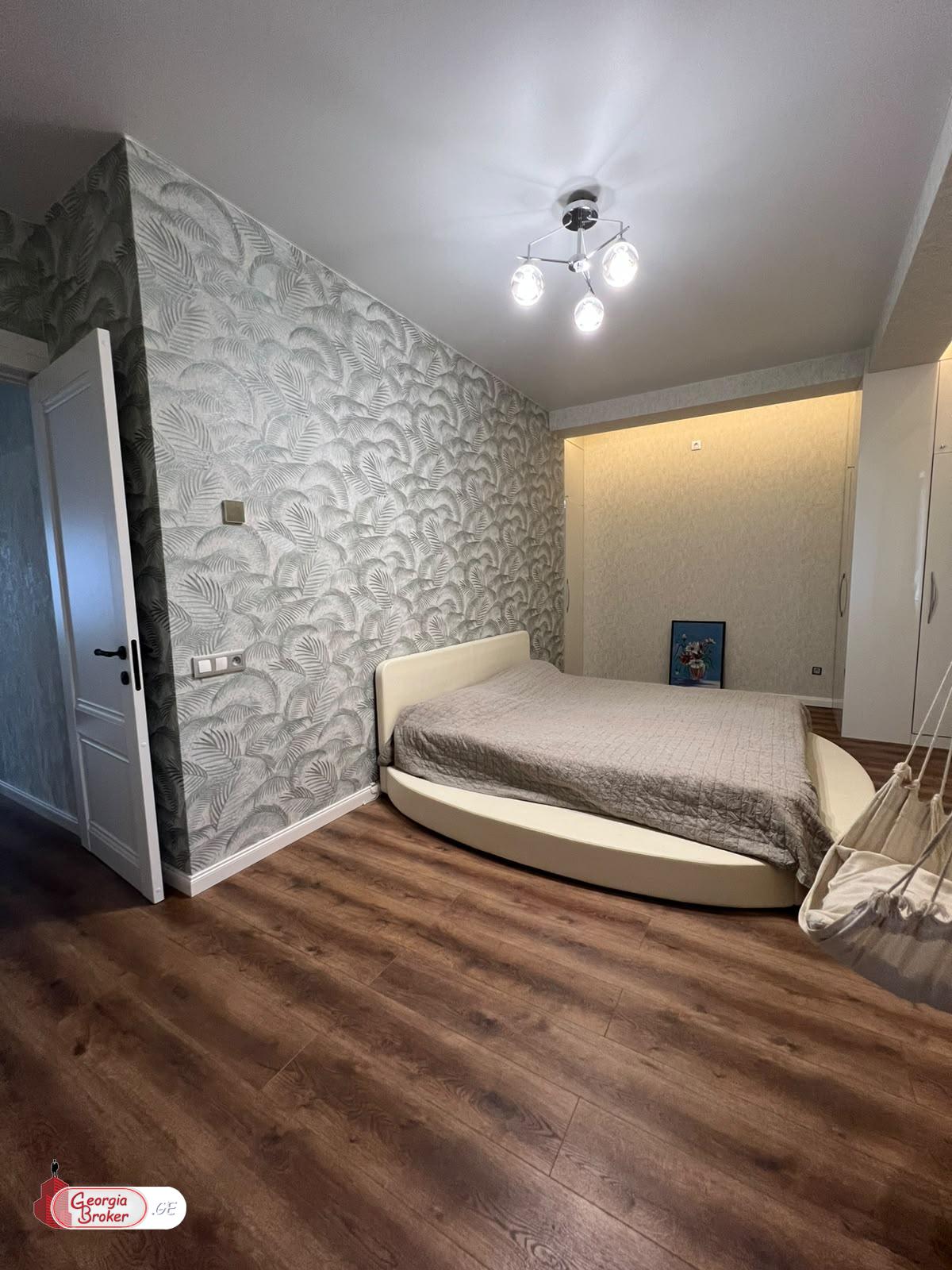 nearly repaired 7-room house for sale